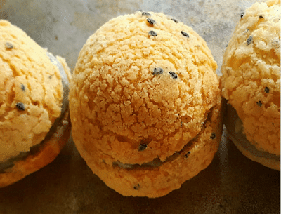 Choux au chocolat blanc et sésame noir