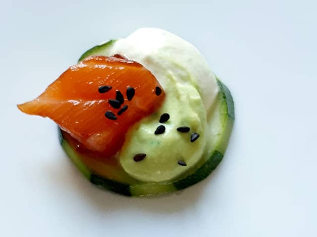 Bouchée concombre saumon chantilly wasabi