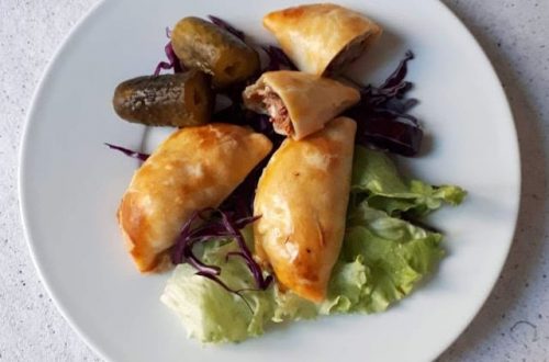 Samsa, une sorte de Pirojkis farcis de veau poivrons rouges et noix