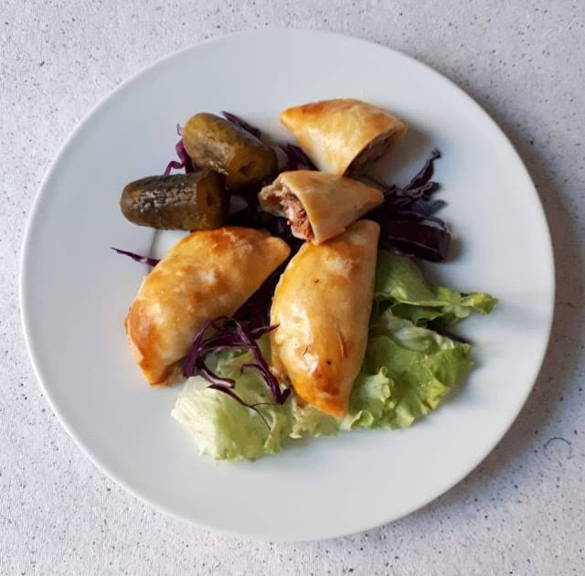 Samsa, une sorte de Pirojkis farcis de veau poivrons rouges et noix