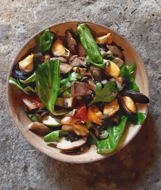 Salade mâche moules et champignons