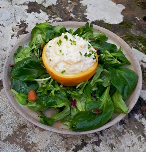 Navet boule d'or farci ricotta et ciboulette, salade de mâche aux amandes 1 Navets farcis ricotta ciboulette