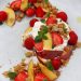 Buratta crèmeuse, fraise et pèches